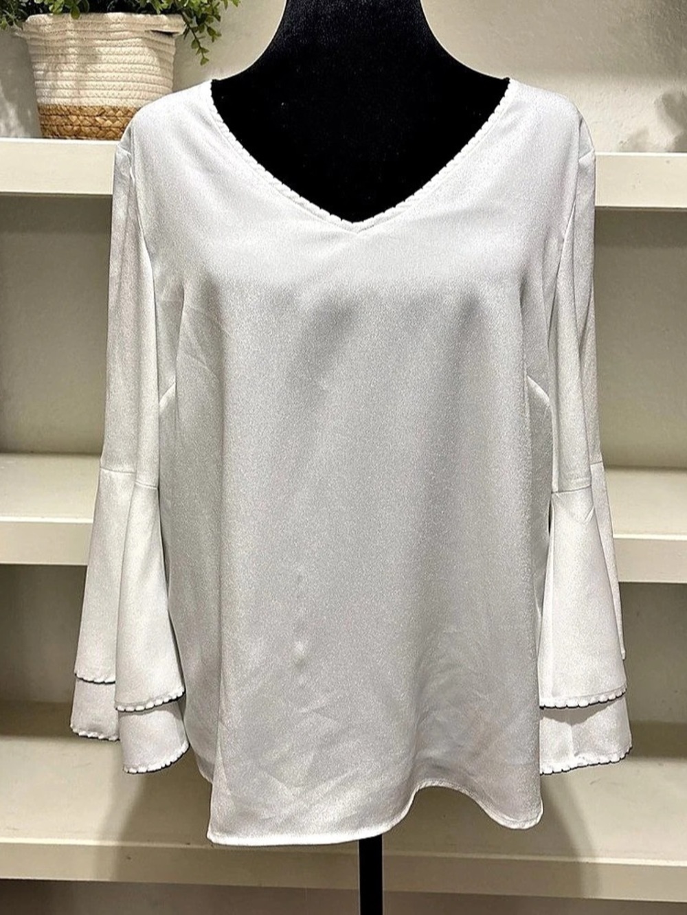 Calvin Klein Contrast-Trim Bell-Sleeve Blouse White Medium